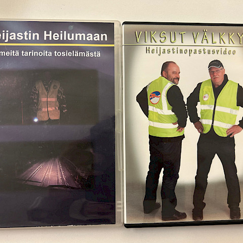 Heijastinopastusvideot: Heijastin Heilumaan ja Viksut välkkyy (alkuperäinen ja uusittu versio).